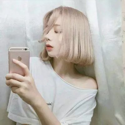 哎吔少女 海报